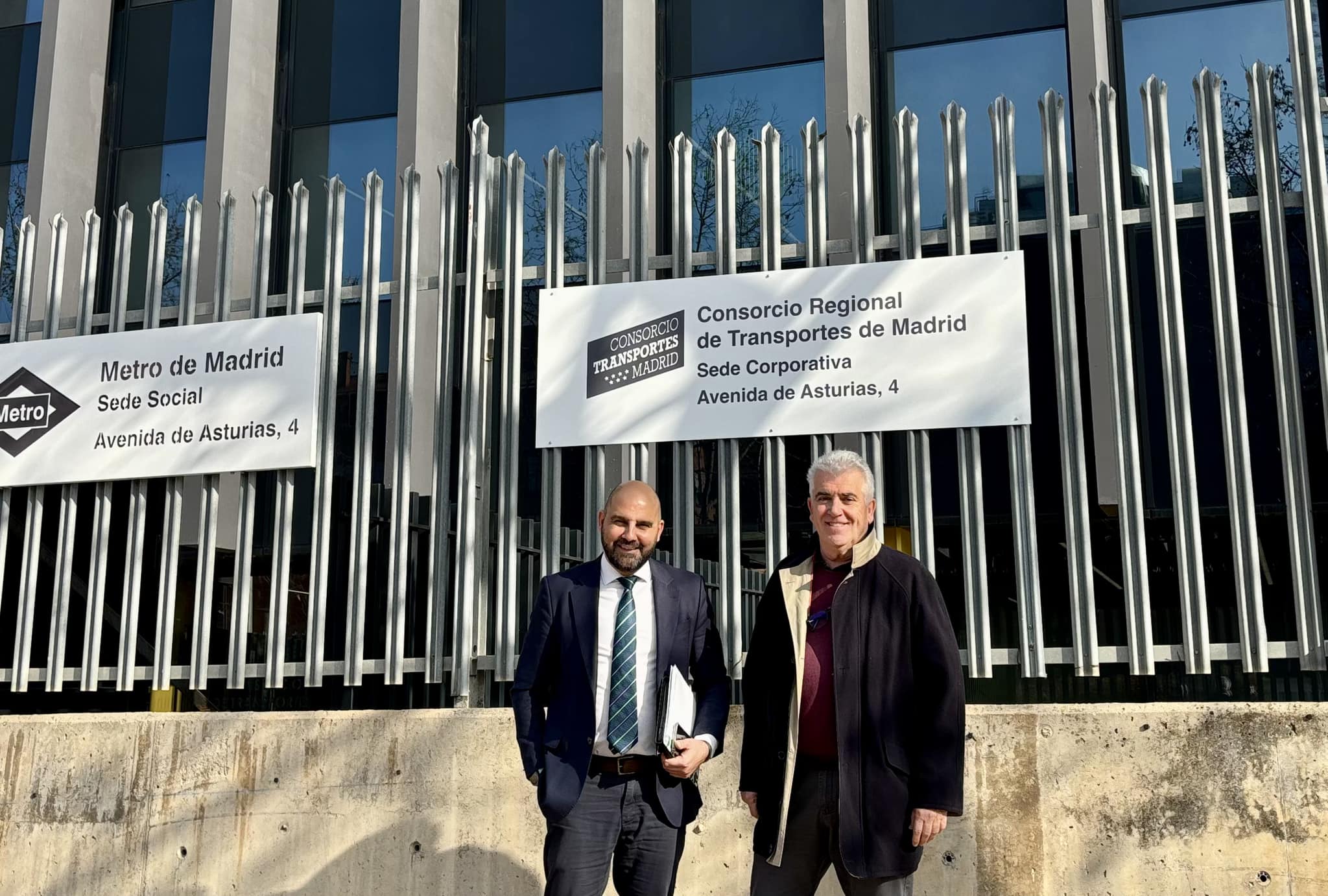 Reunión con el Consorcio Regional de Transportes para avanzar mejoras en el transporte de Villanueva del Pardillo